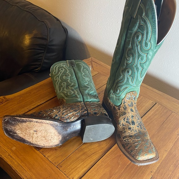 Leopard metallic bullhide cowboy boots. They have turquoise tops - Picture 6 of 7